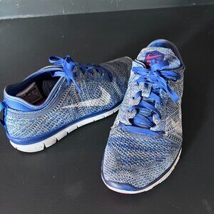 Nike Flyknit Racer Women's (7)